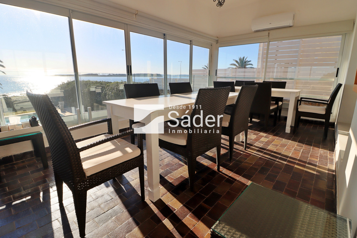 Casa ID.4364 - Casa en peninsula, primera linea frente al mar