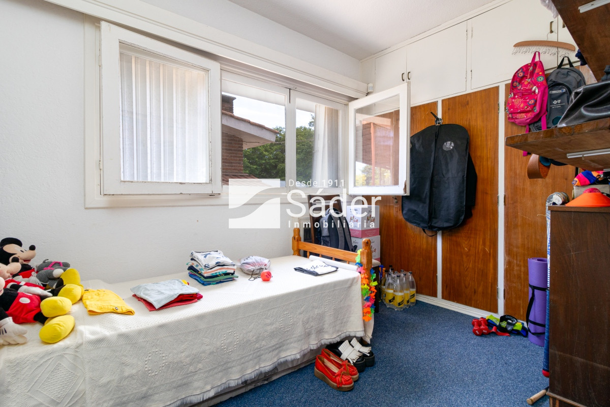 Casa ID.3134 - Casa en venta Barrio Cantegril 5 dormitorios o mas