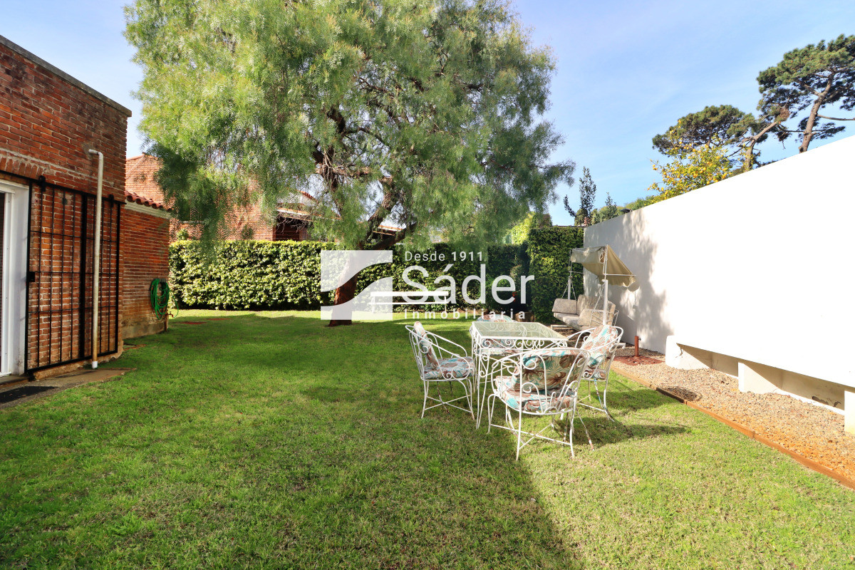 Casa ID.4330 - Casa en playa mansa. 4 dorm. 