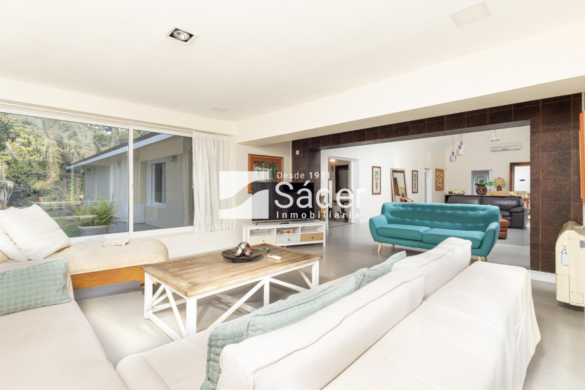 Casa ID.4412 - Casa con piscina en zona Cantegril.