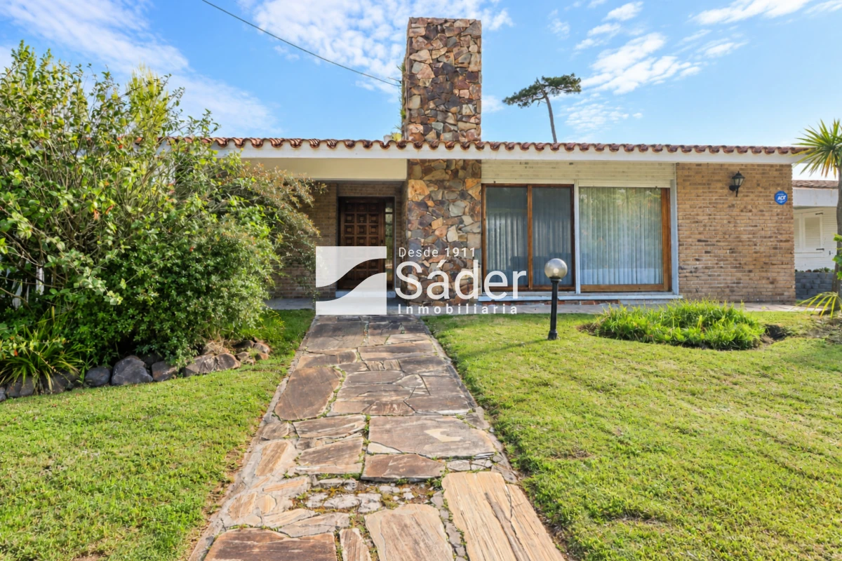 Casa ID.5308 - Casa en alquiler temporal. 4 dormitorios en Playa Mansa