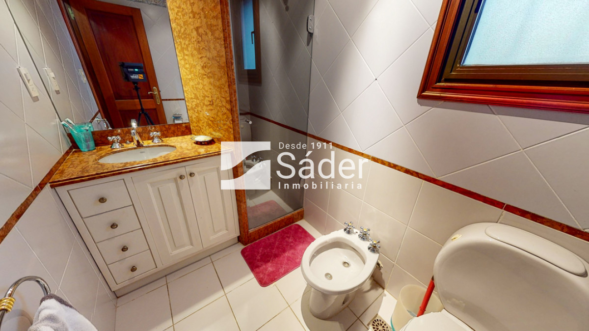 Casa ID.759 - Casa en venta y alquiler Playa Mansa 5 dormitorios