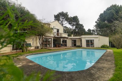 Casa en venta Pinares 4 dormitorios