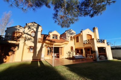 Casa en alquiler en Pinares 