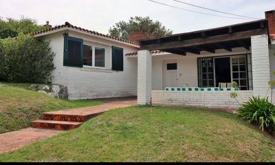 Hermoso chalet estilo colonial, próximo al mar!