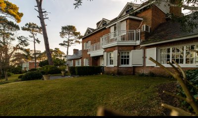 Casa en venta Playa Mansa 6 dormitorios