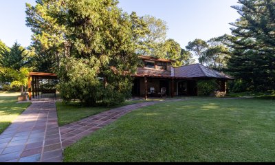 Casa en venta Lugano 5 dormitorios
