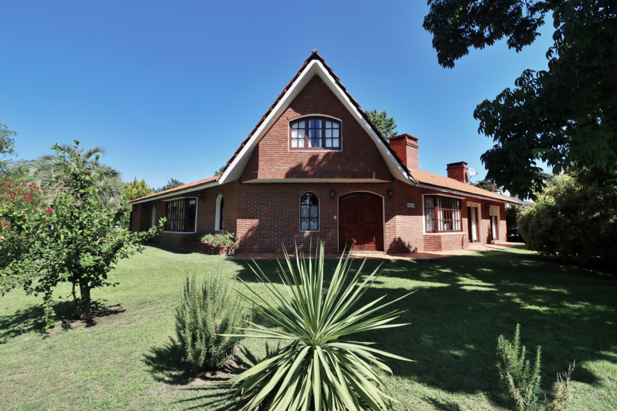 Hermoso Chalet en venta barrio Marly excelente entorno