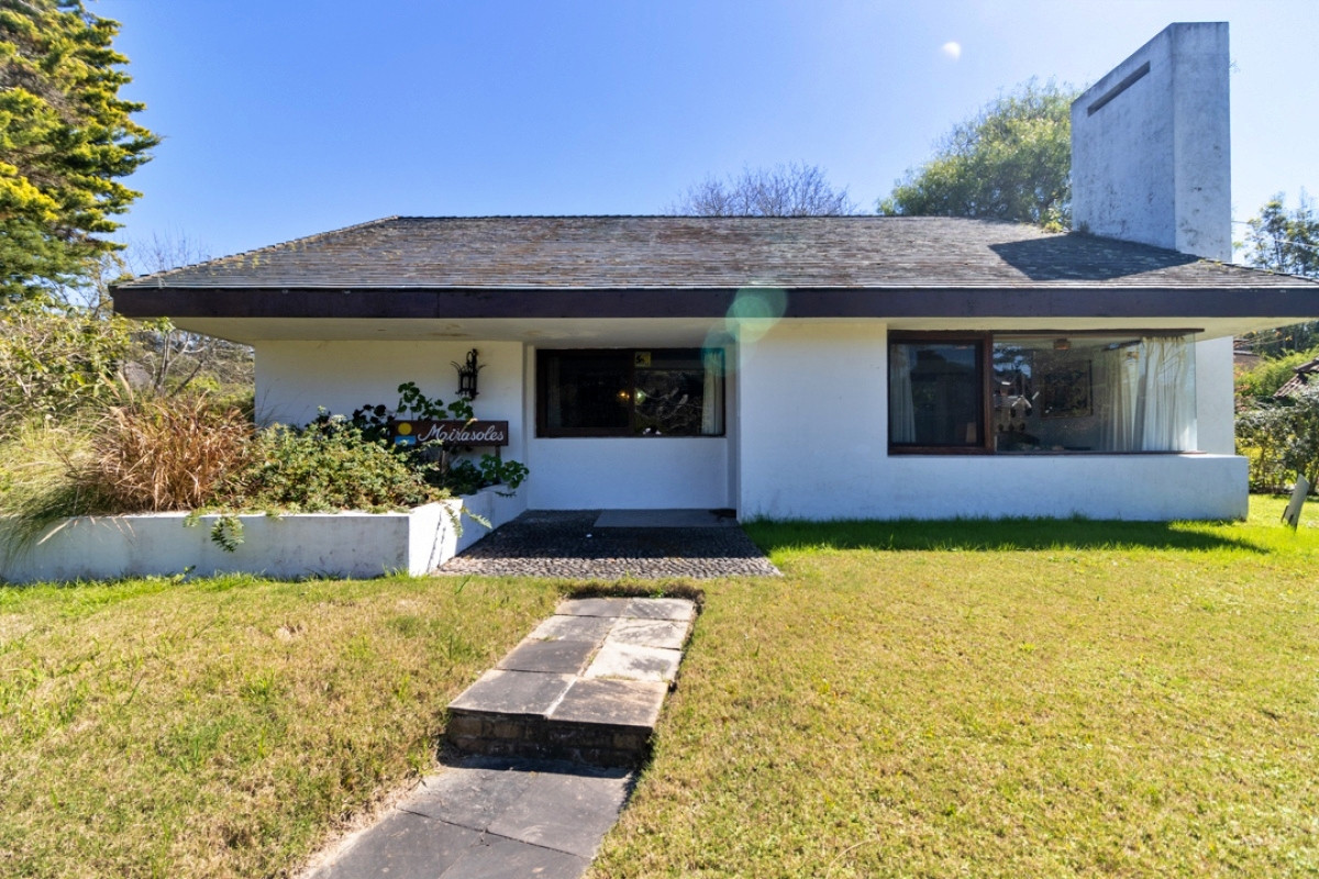 Casa en venta y alquiler. Pinares 2 dormitorios