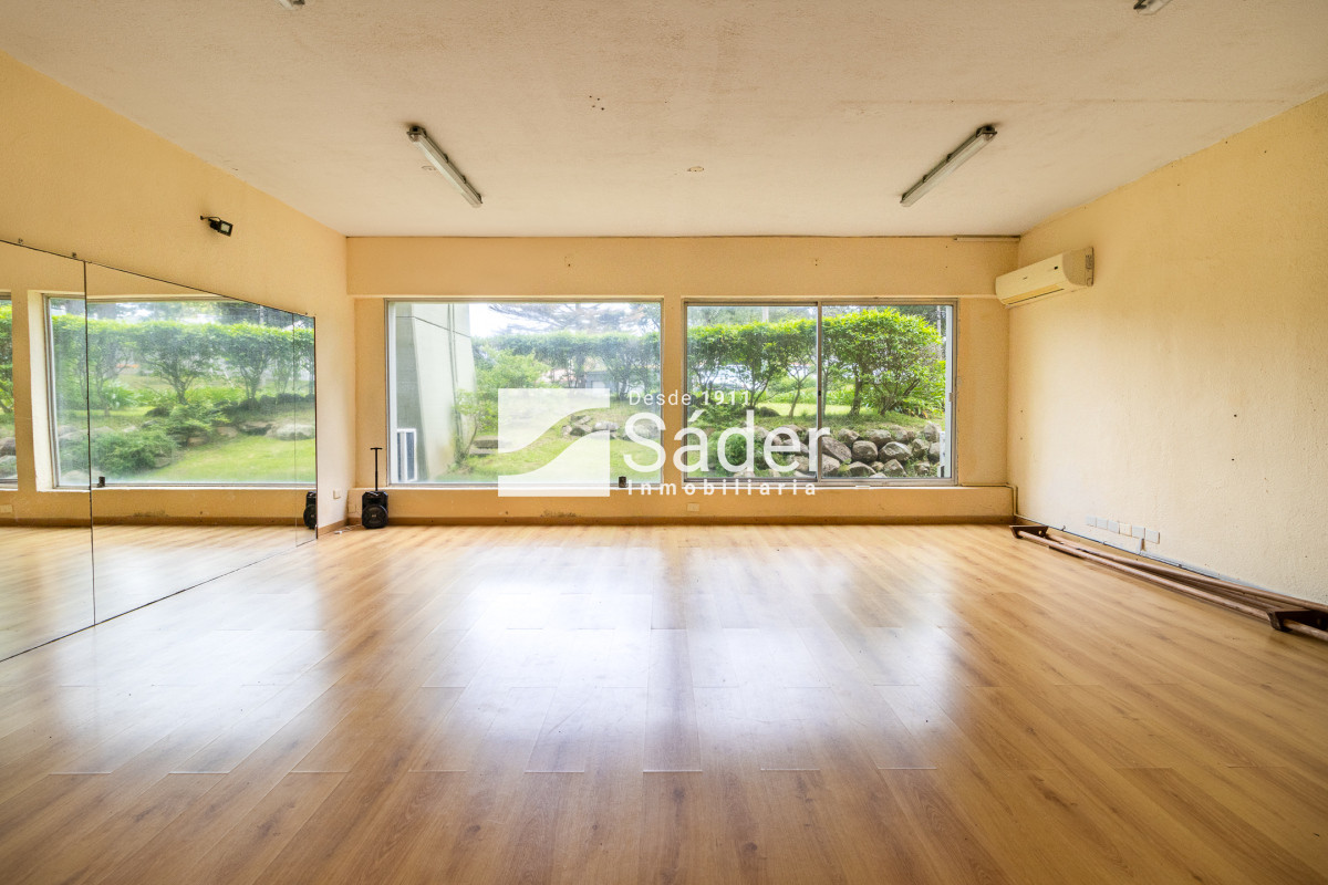 Local Comercial ID.3578 - Local Comercial en Av. Roosevelt