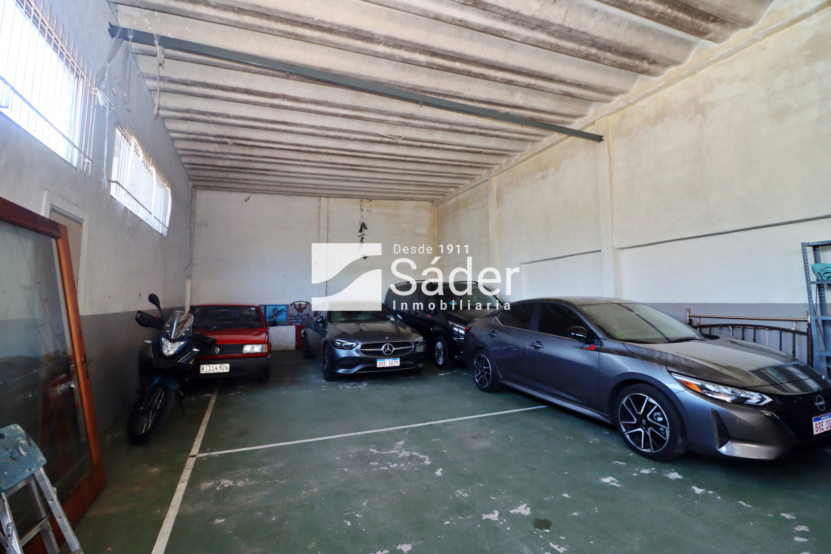 Local Comercial ID.4378 - Local con Galpón en el Centro de Maldonado, sobre Transitada Avenida 