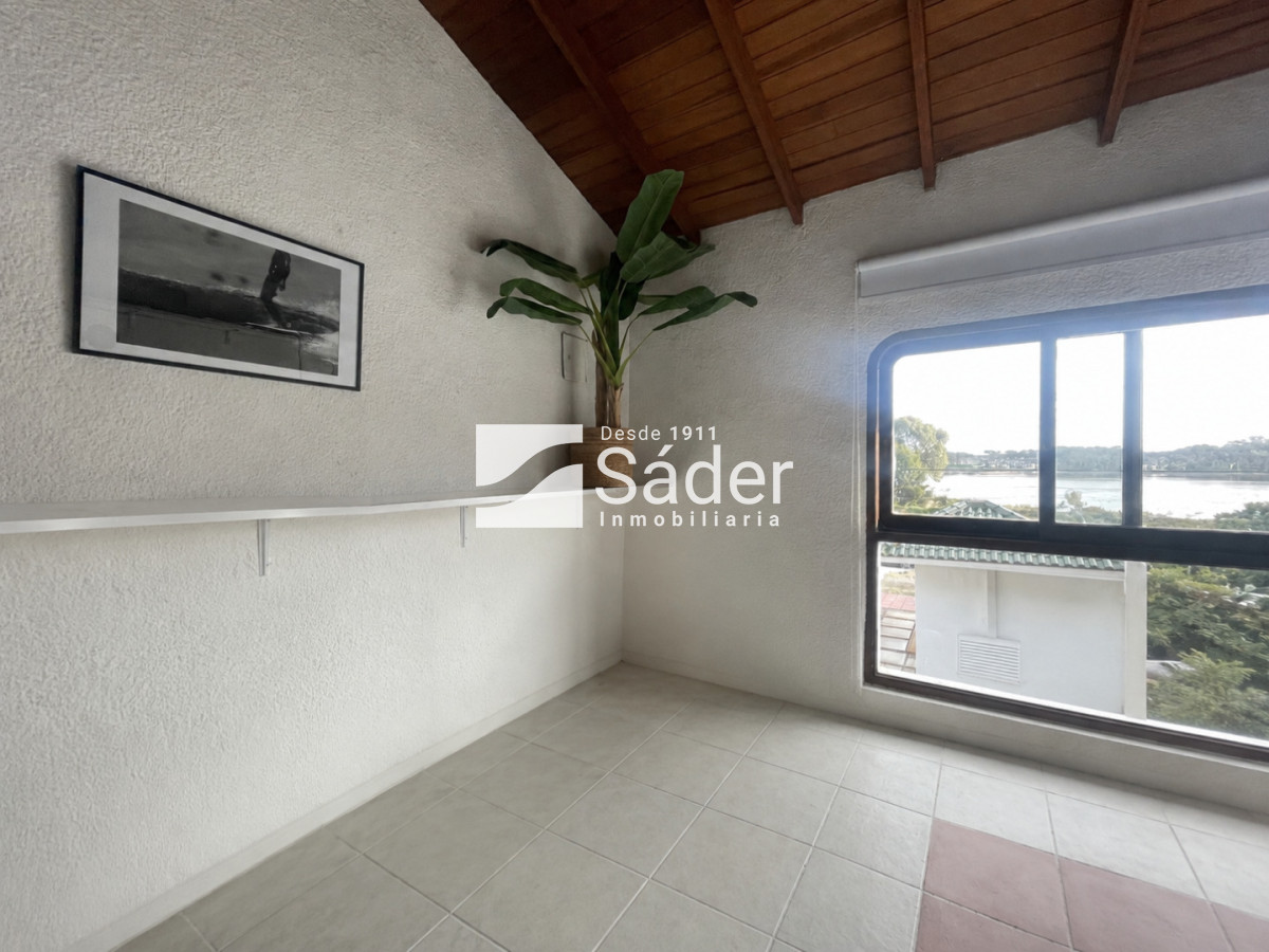 Local Comercial ID.4953 - VENTA EXCELENTE LOCAL COMERCIAL EN LA BARRA