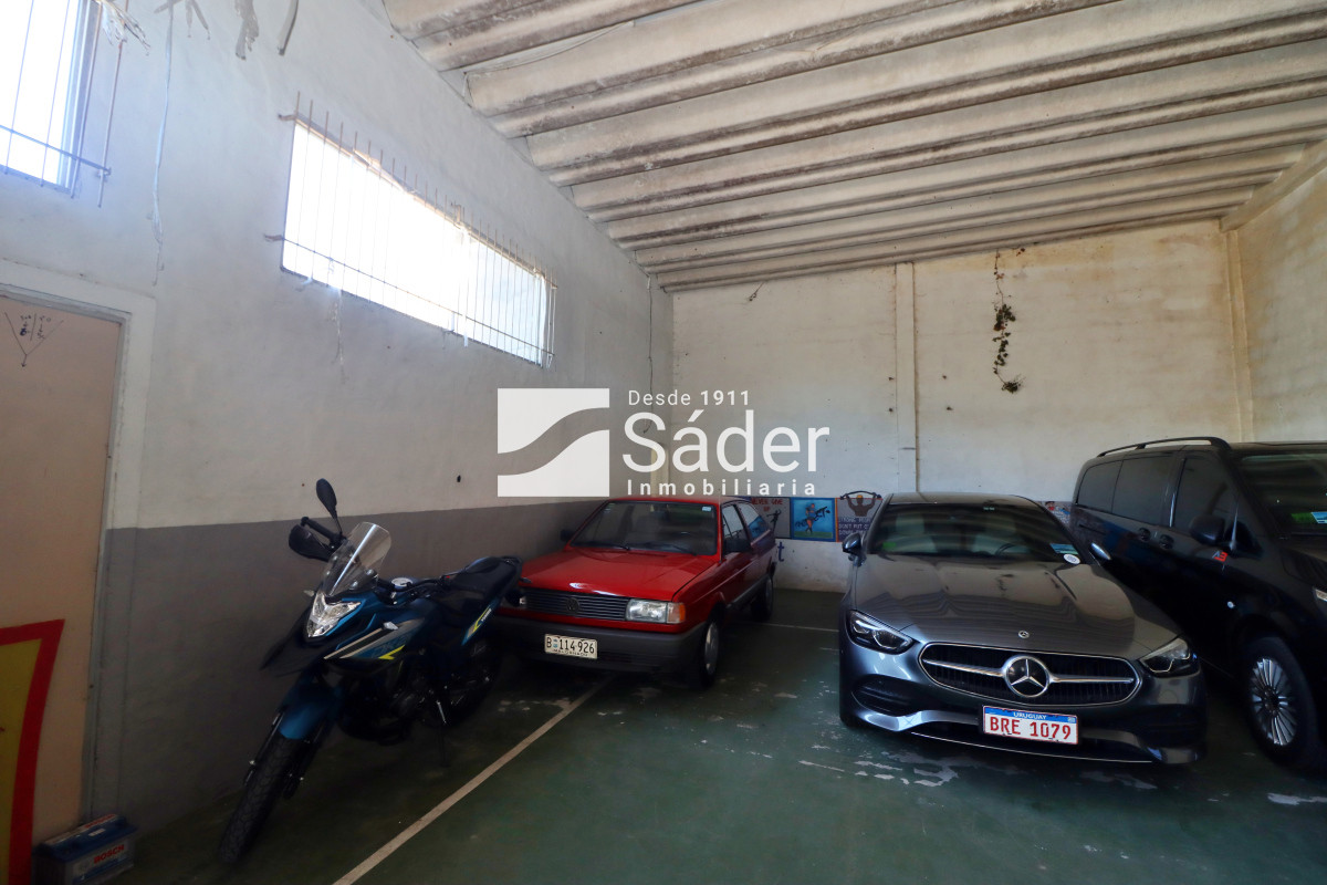 Local Comercial ID.4378 - Local con Galpón en el Centro de Maldonado, sobre Transitada Avenida 