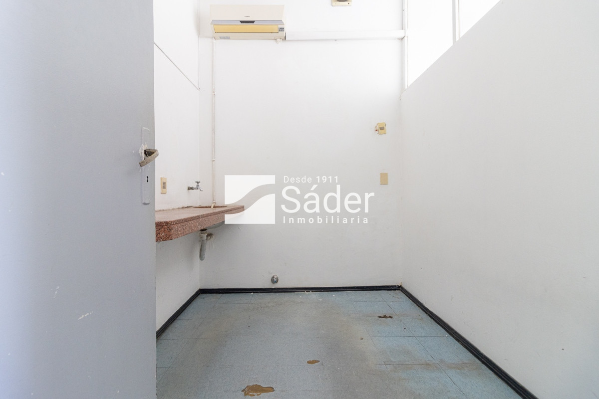 Local Comercial ID.3494 - Local comercial en el centro de Maldonado