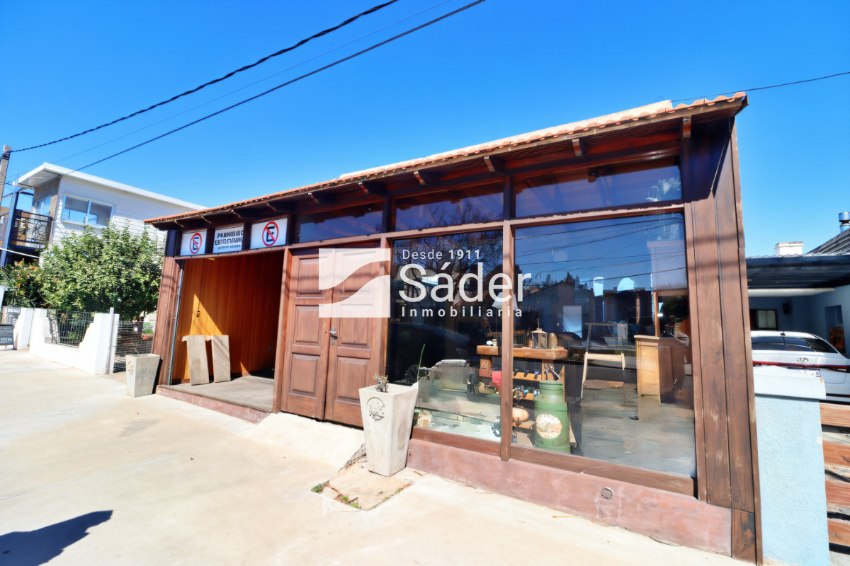 Local Comercial ID.4378 - Local con Galpón en el Centro de Maldonado, sobre Transitada Avenida 