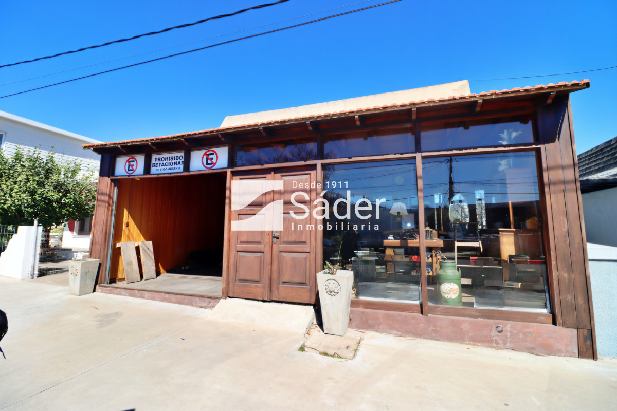 Local Comercial ID.4378 - Local con Galpón en el Centro de Maldonado, sobre Transitada Avenida 