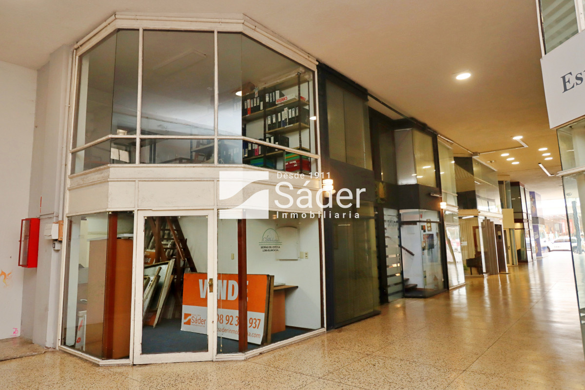 Local Comercial ID.4390 - Local en Península, 27 m2 en dos niveles