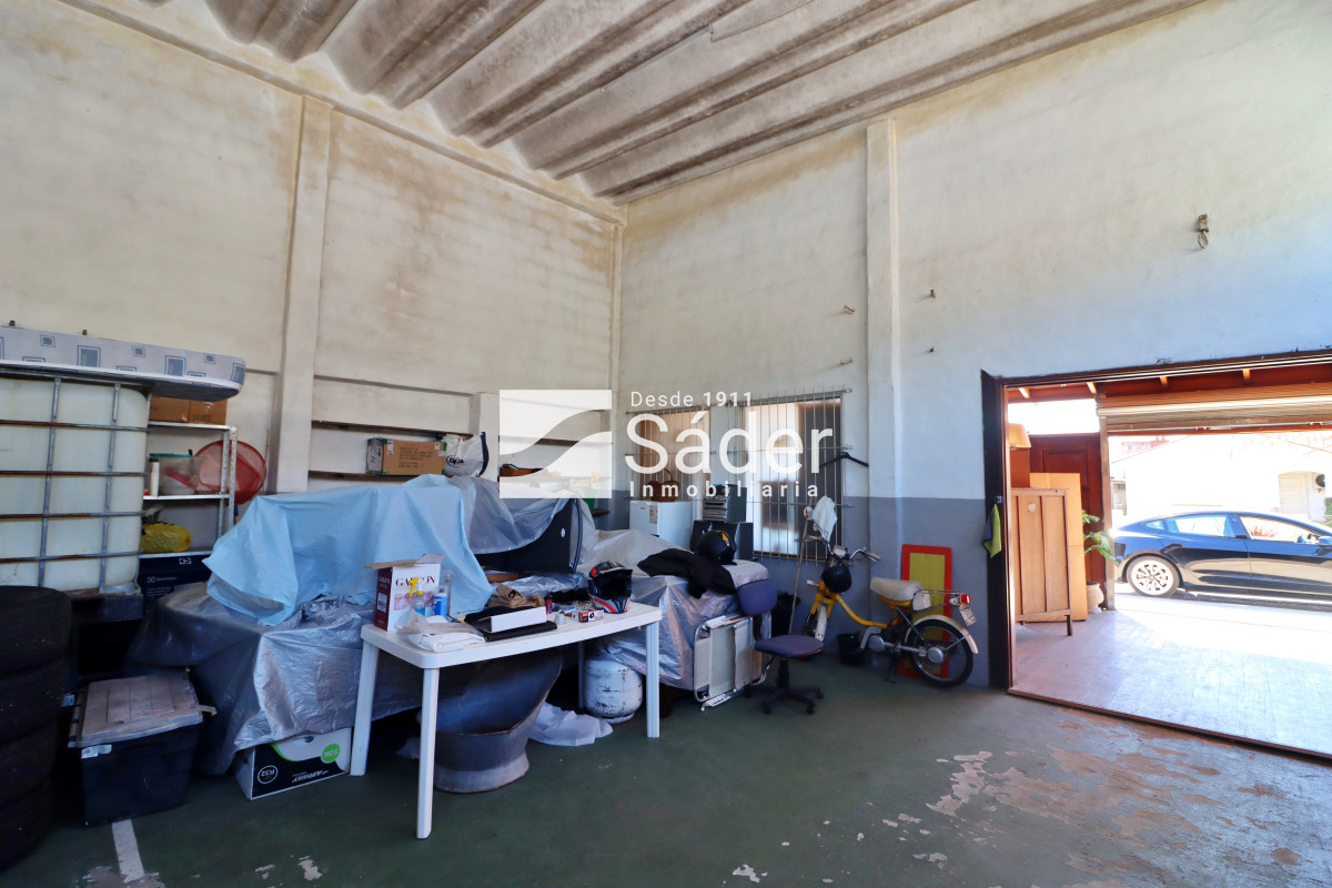 Local Comercial ID.4378 - Local con Galpón en el Centro de Maldonado, sobre Transitada Avenida 