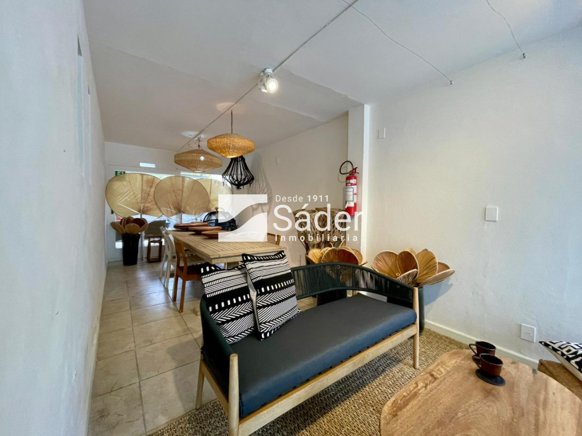 Local Comercial ID.5001 - Local comercial en calle 27 y 20