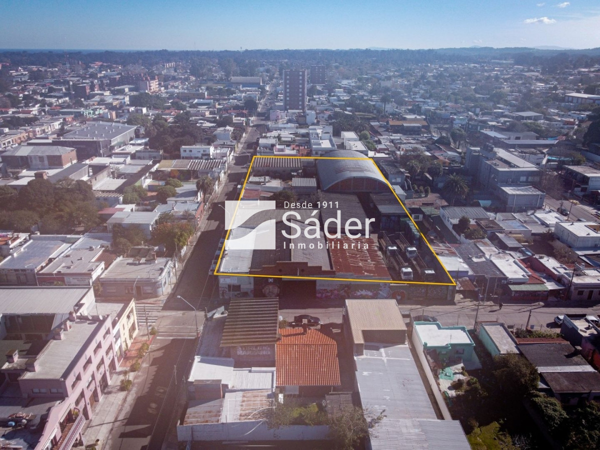 Local Comercial ID.1167 - Gran galpón en venta en pleno centro de Maldonado 
