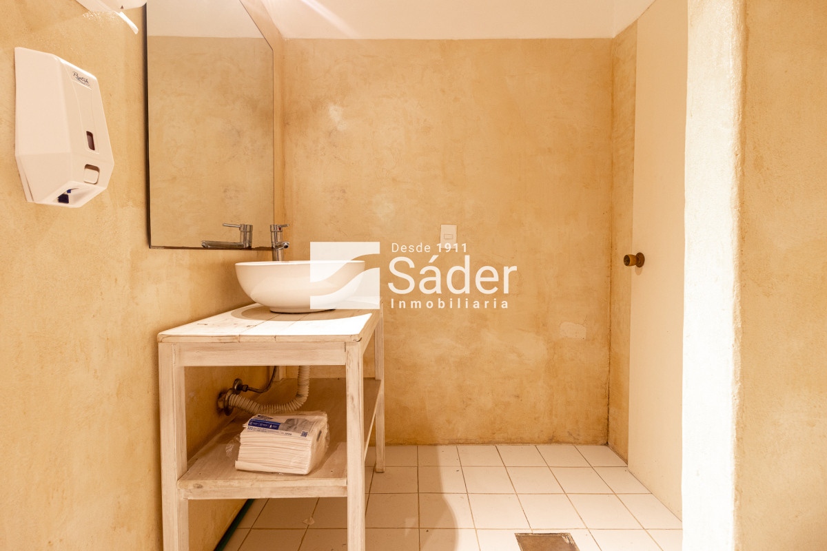 Local Comercial ID.3578 - Local Comercial en Av. Roosevelt