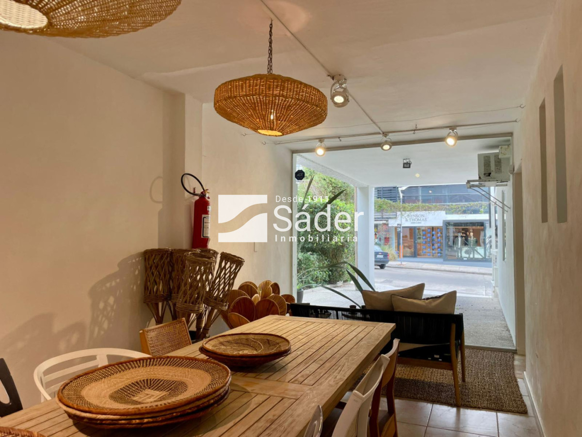 Local Comercial ID.5001 - Local comercial en calle 27 y 20