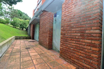 Local en venta Playa Mansa 