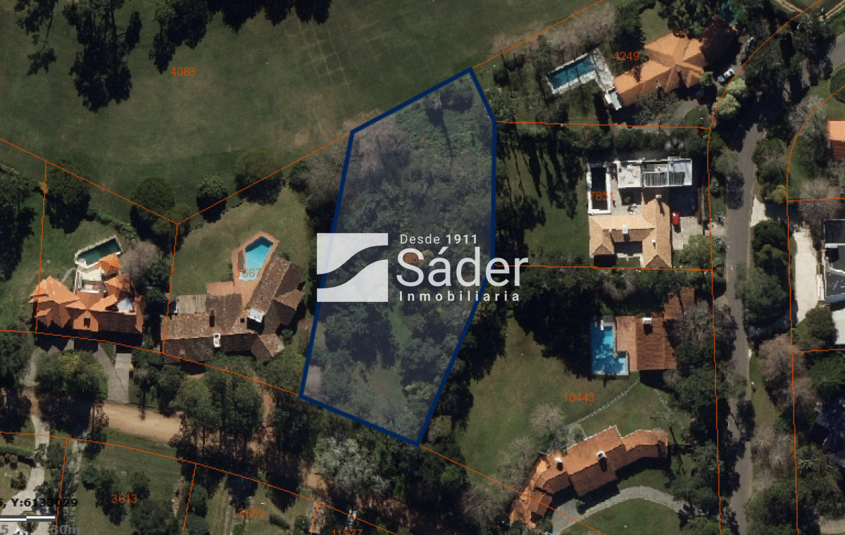 Terreno ID.3121 - Terreno único frente al Golf 3.433 m2 en barrio exclusivo