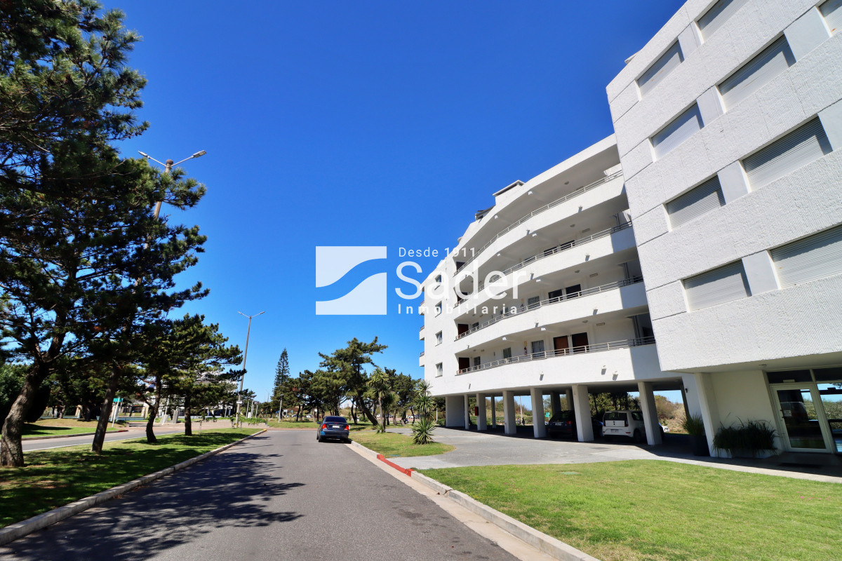 Apartamento ID.4370 - Apto 2 dormitorios, frente a playa mansa