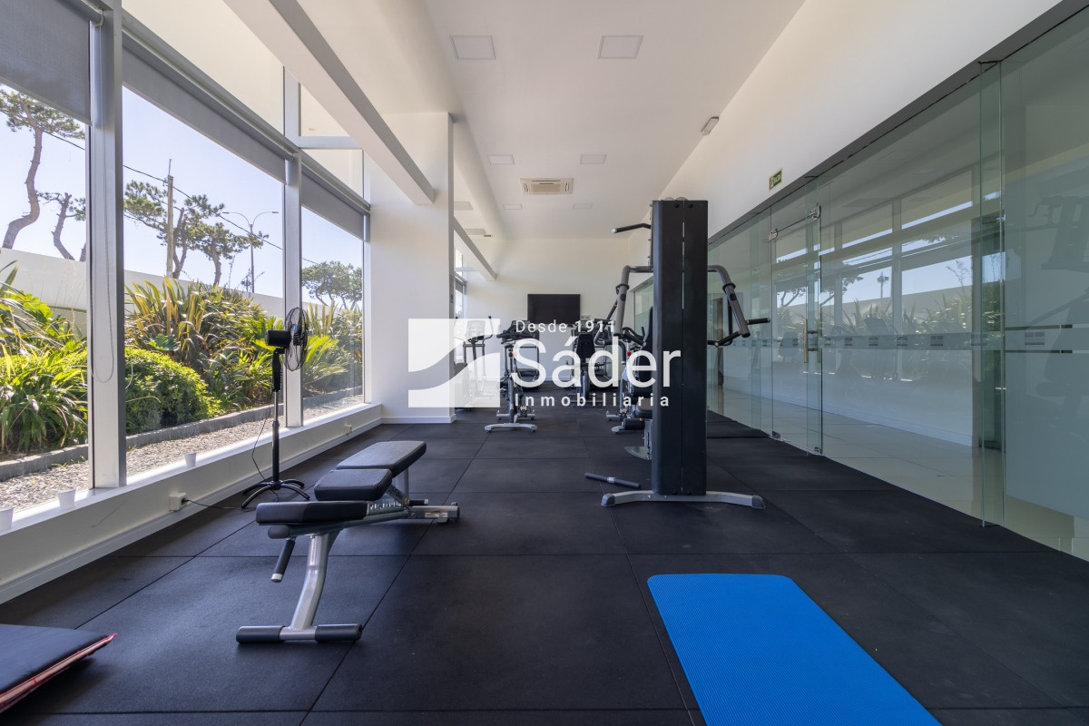 Apartamento ID.4428 - Apto en alquiler. Playa mansa 3 dormitorios en suite