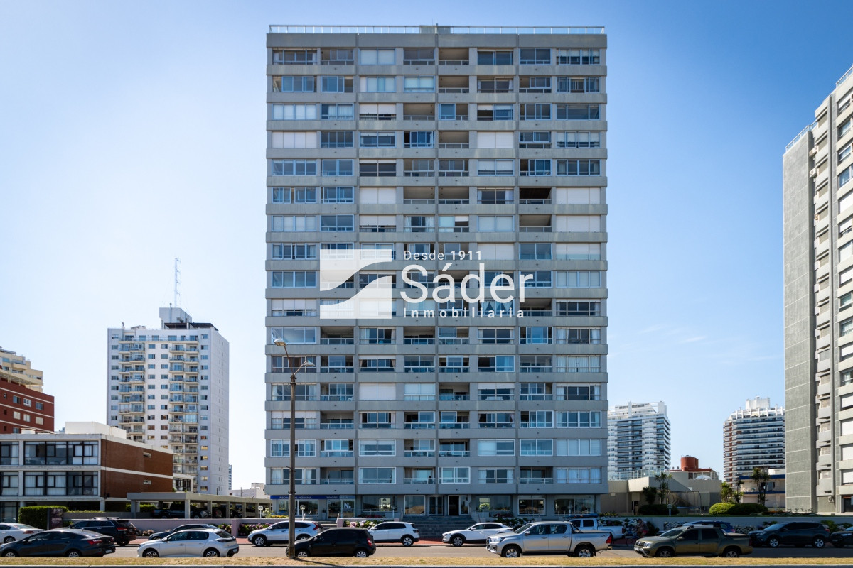 Apartamento ID.4355 - Apto con vista a playa brava. Primera linea