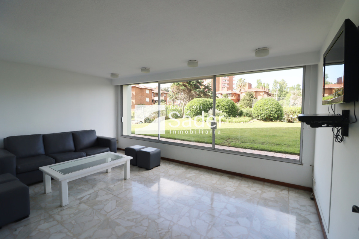 Apartamento ID.3751 - A metros del mar, Parada 19 de Playa Mansa. Alquiler temporal 