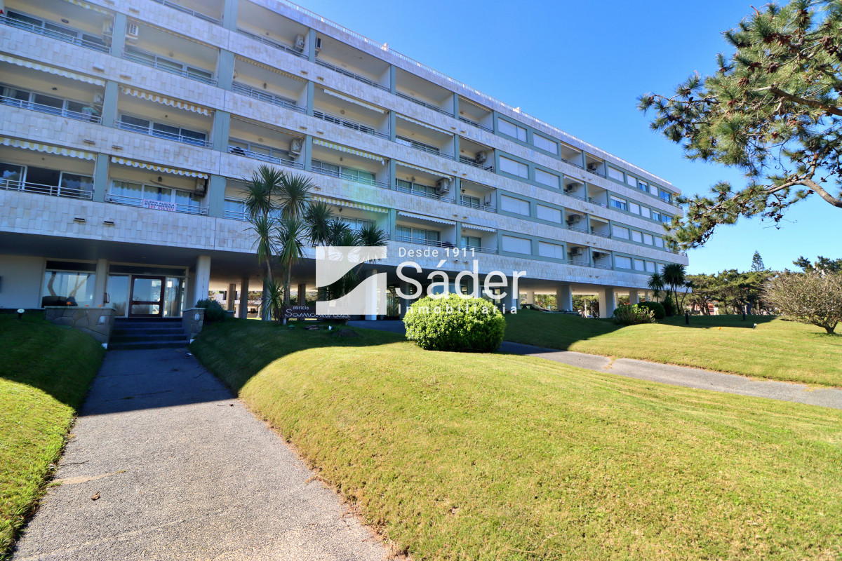 Apartamento ID.4370 - Apto 2 dormitorios, frente a playa mansa