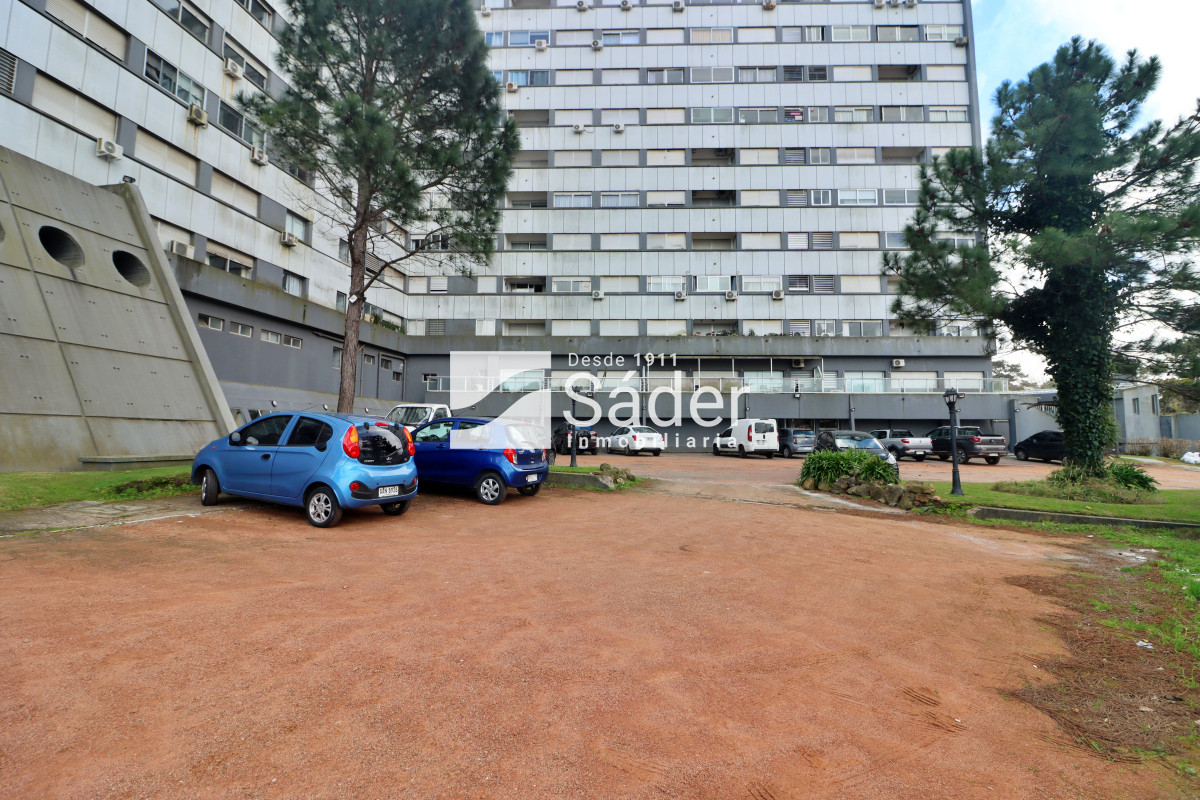 Apartamento ID.4596 - Apto en zona Cantegrill. 2 dormitorios y servicio
