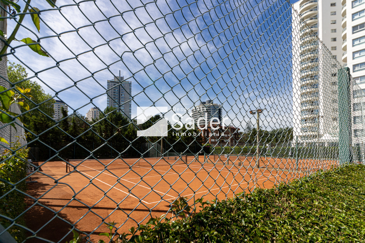 Apartamento ID.4729 - Apto en Alq. 3 Suites en Pda 8 de Playa Brava, a metros del mar 