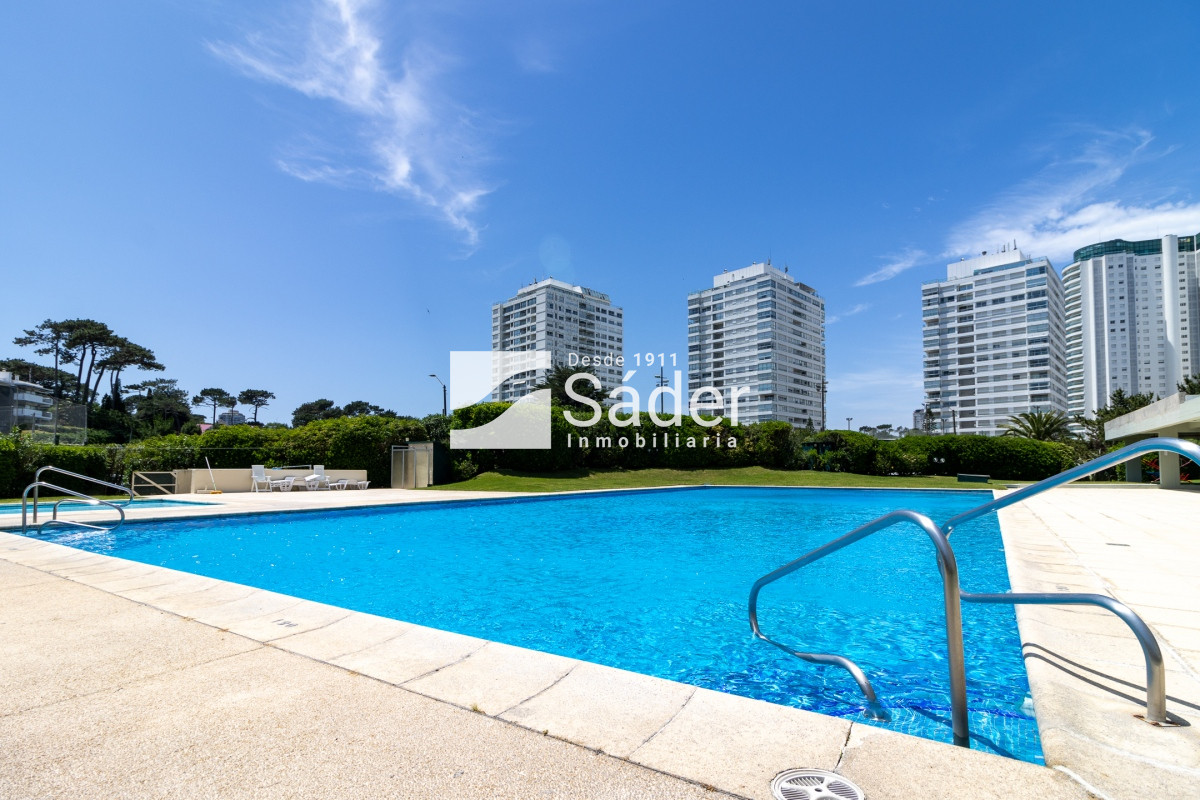 Apartamento ID.3751 - A metros del mar, Parada 19 de Playa Mansa. Alquiler temporal 
