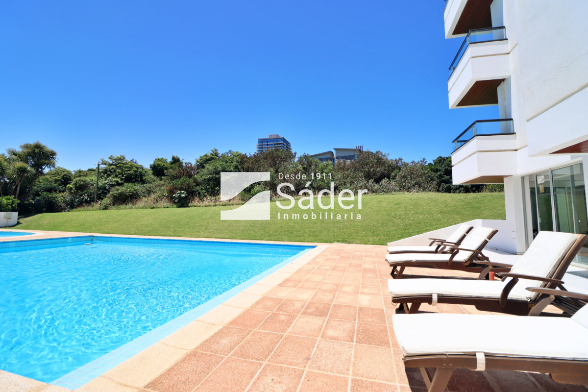 Apartamento ID.4605 - Penthouse en Alq. Pda 32 de Playa Brava, Punta del Este 
