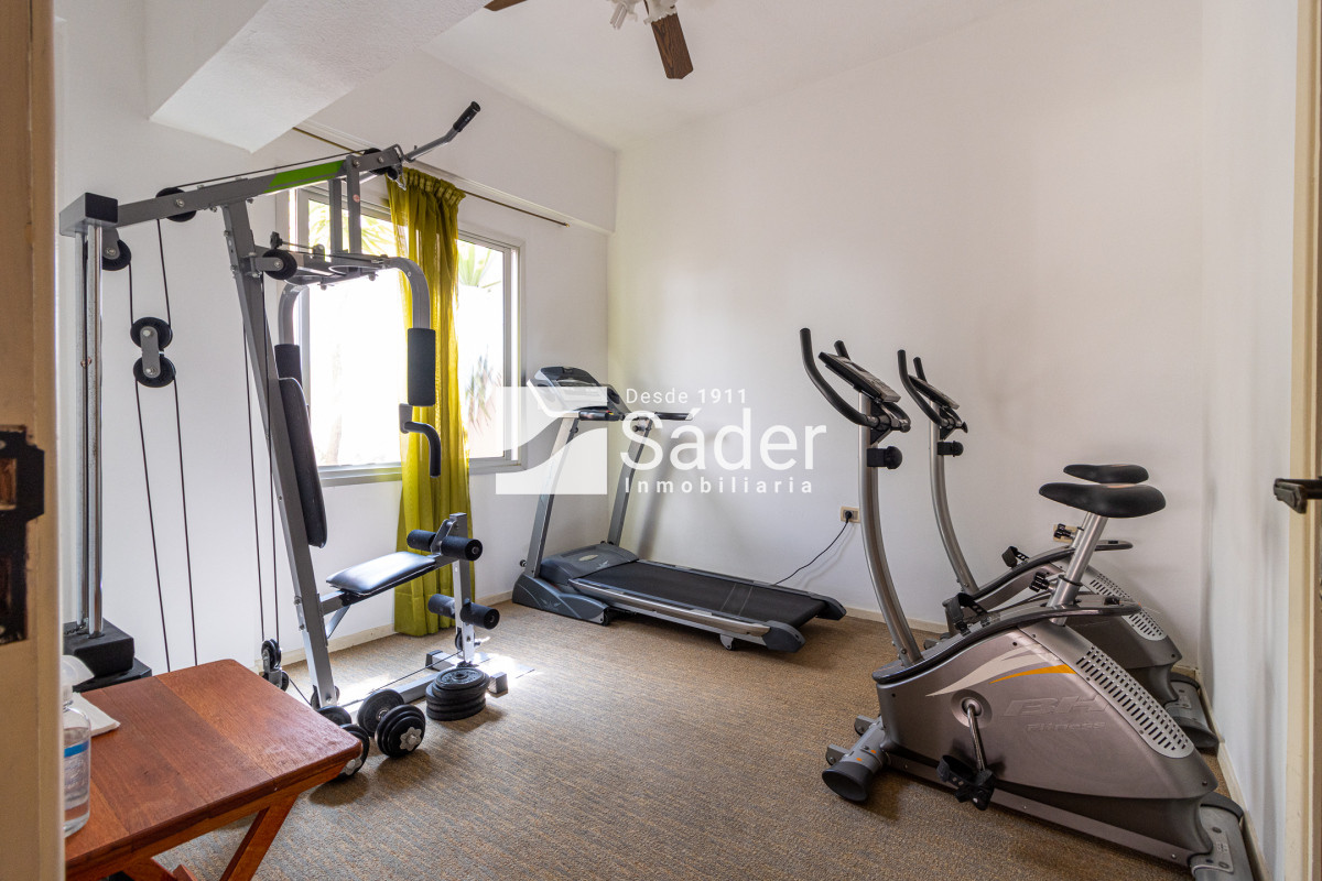 Apartamento ID.2518 - Apartamento en venta Playa Mansa 3 dormitorios