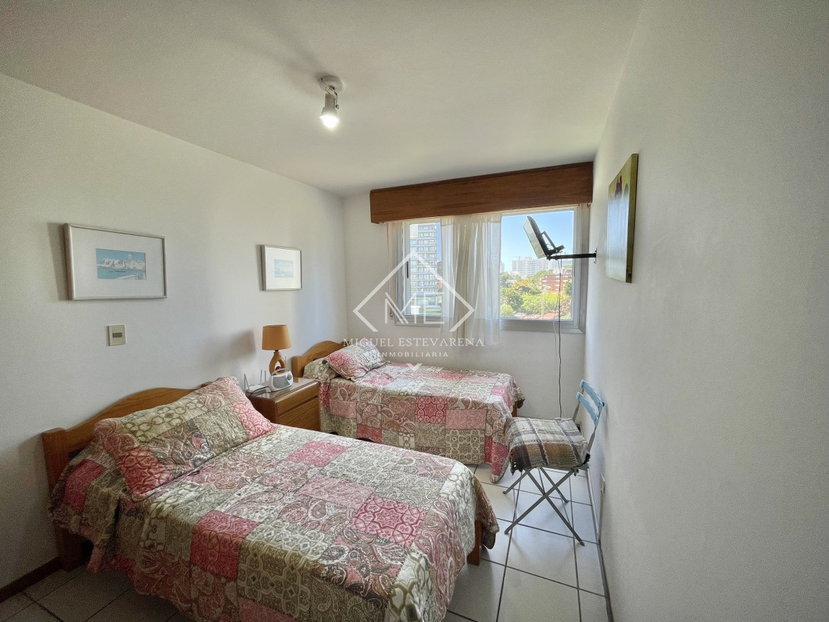 Apartamento ID.799 - VENTA DE APARTAMENTO DE 2 DORMITRIOS EN MANSA A PASOS DE ENJOY
