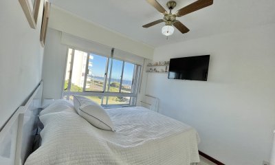 Apartamento en venta 1 Dormitorio - A Metros Playa Mansa, Piscina