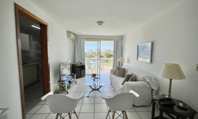 VENTA DE APARTAMENTO DE 2 DORMITRIOS EN MANSA A PASOS DE ENJOY