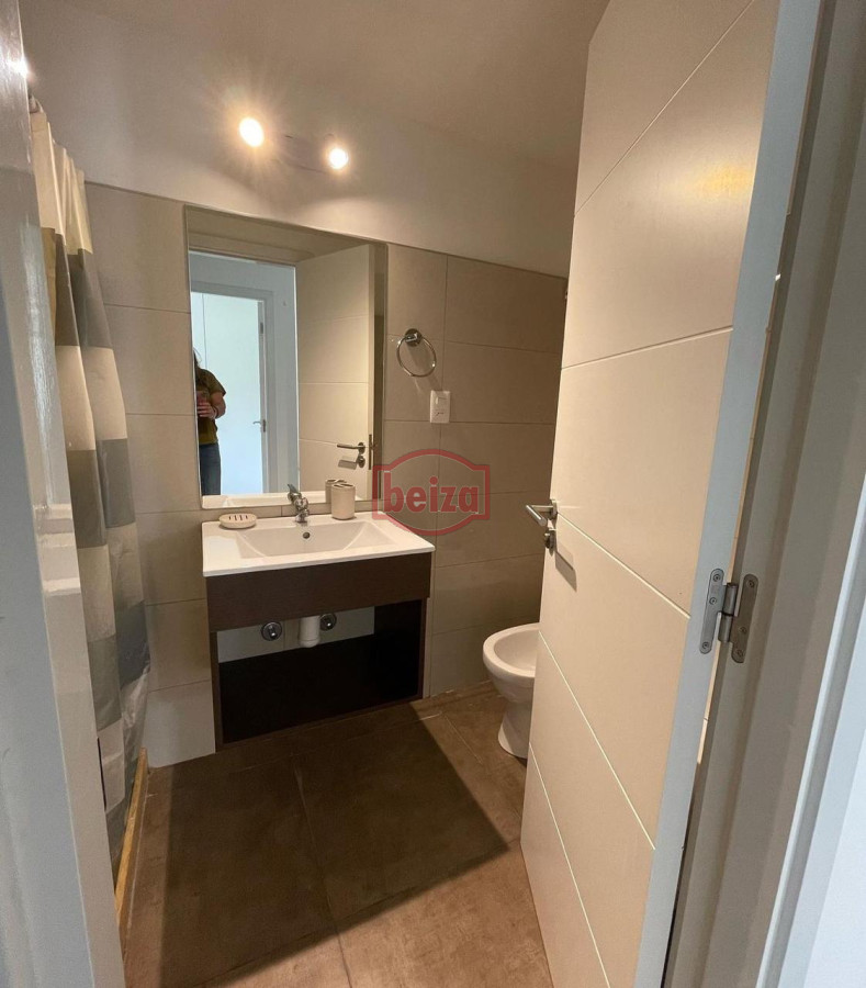 Apartamento ID.166412/Venta-apartamento-1-dormitorio-frente-mal-Playa-Mansa - venta en maldonado