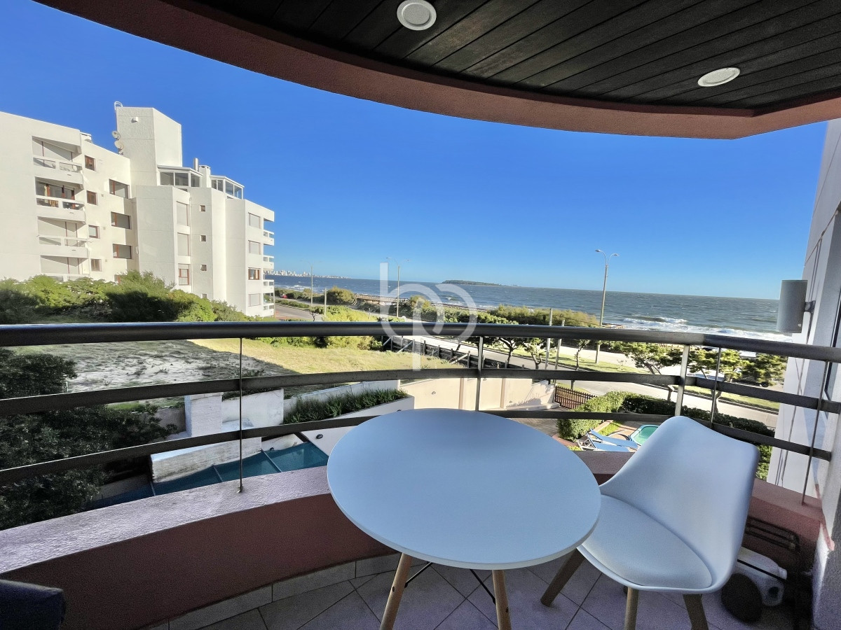 Apartamento ID.362 - OPORTUNIDAD EN VENTA FRENTE AL MAR EN MANSA DE 1 DORMITORIO