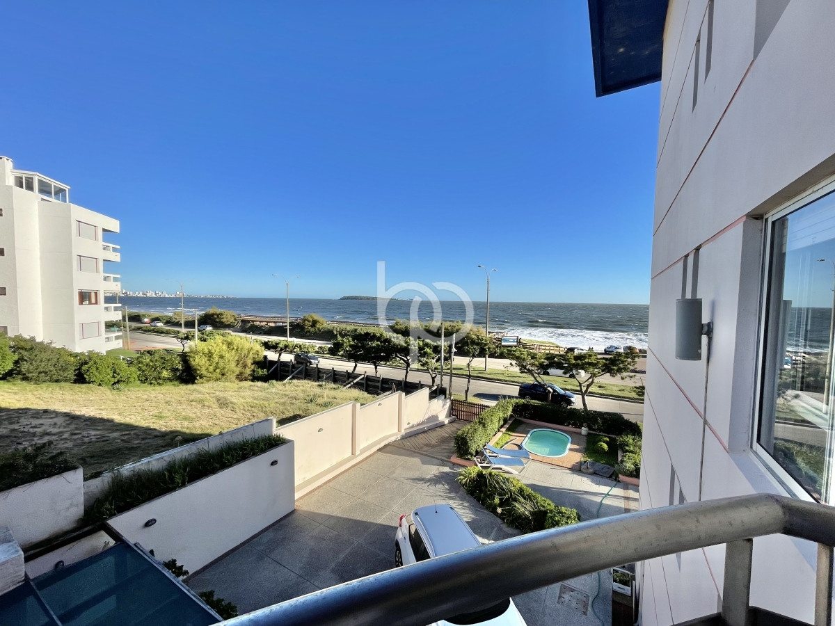 Apartamento ID.362 - OPORTUNIDAD EN VENTA FRENTE AL MAR EN MANSA DE 1 DORMITORIO
