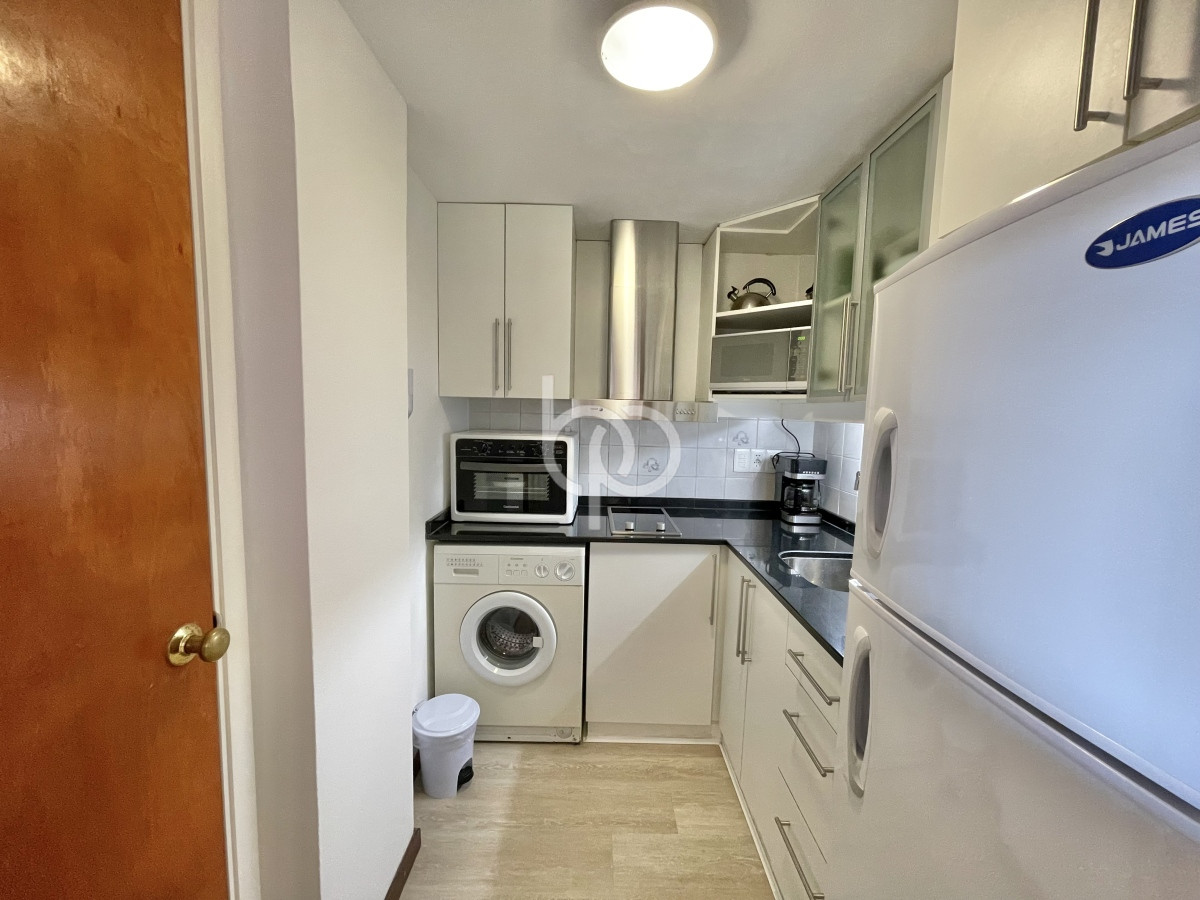 Apartamento ID.362 - OPORTUNIDAD EN VENTA FRENTE AL MAR EN MANSA DE 1 DORMITORIO