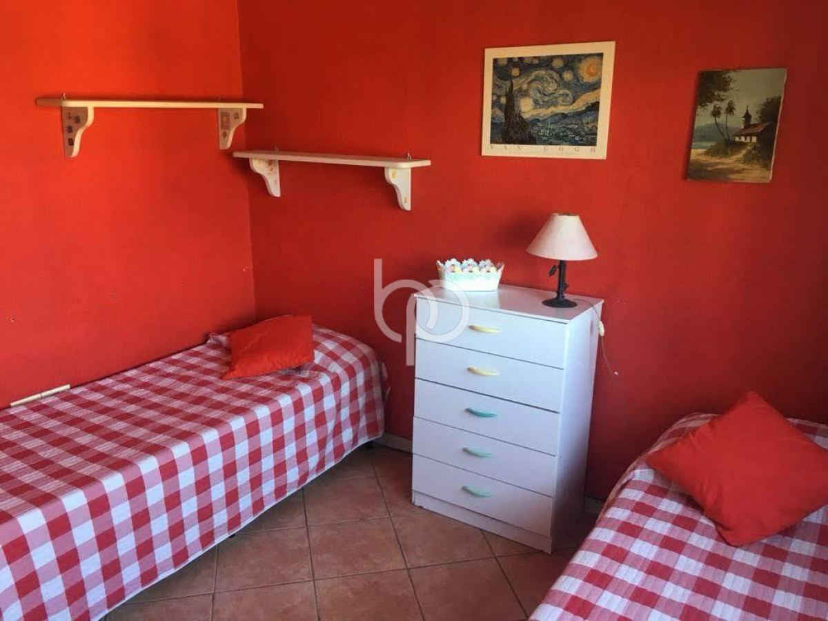 Casa ID.303 - Casa de 5 dormitorios en la parada 23 de la mansa
