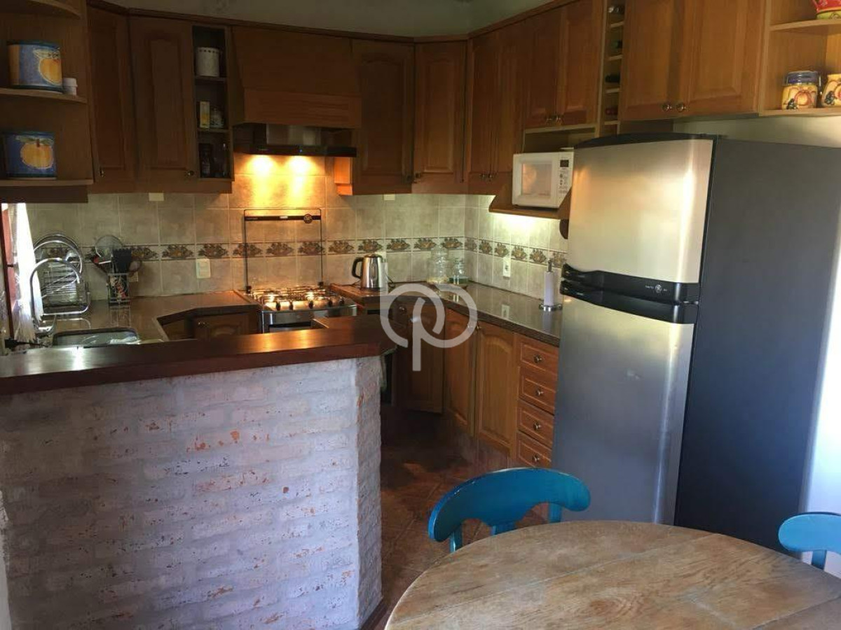 Casa ID.303 - Casa de 5 dormitorios en la parada 23 de la mansa