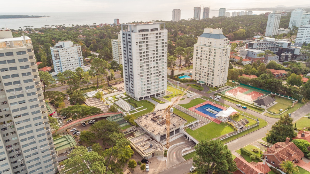 Apartamento ID.4671 - Greenlife. 3 Dormitorios con 3 baños. OPORTUNIDAD.