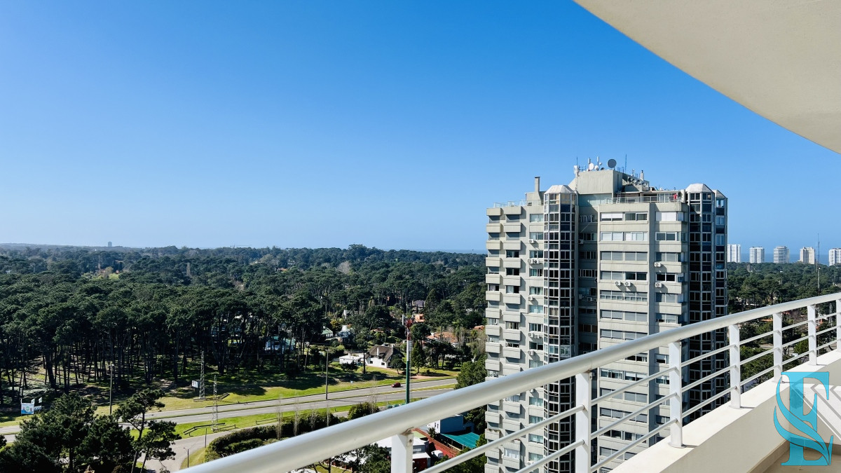 Apartamento ID.460 - Greenlife. 3 Dormitorios con 4 baños. OPORTUNIDAD.