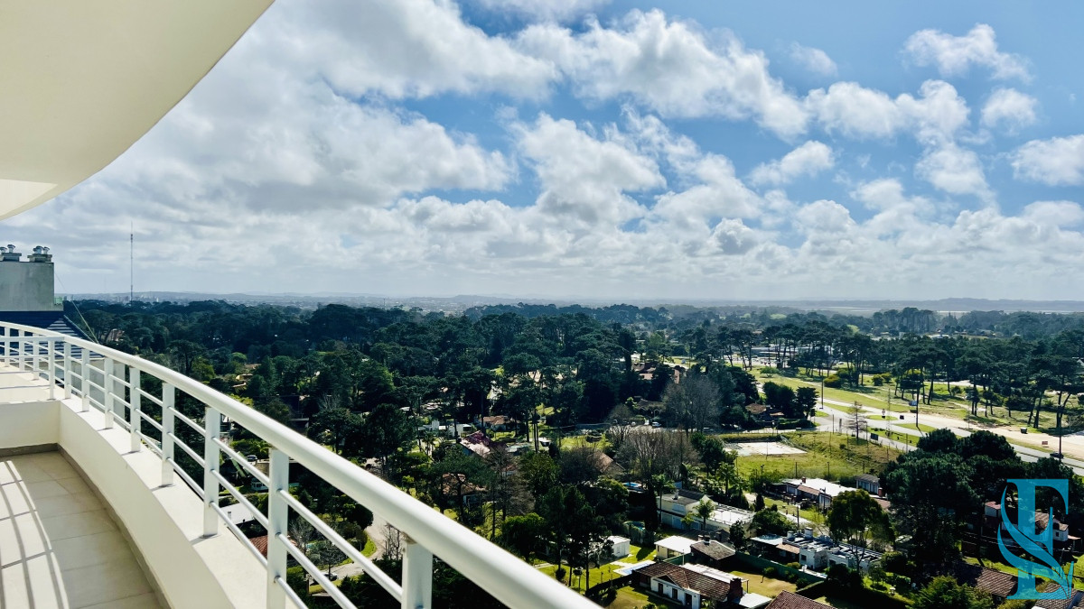 Apartamento ID.461 - Greenlife. 3 Dormitorios con 4 baños. OPORTUNIDAD.